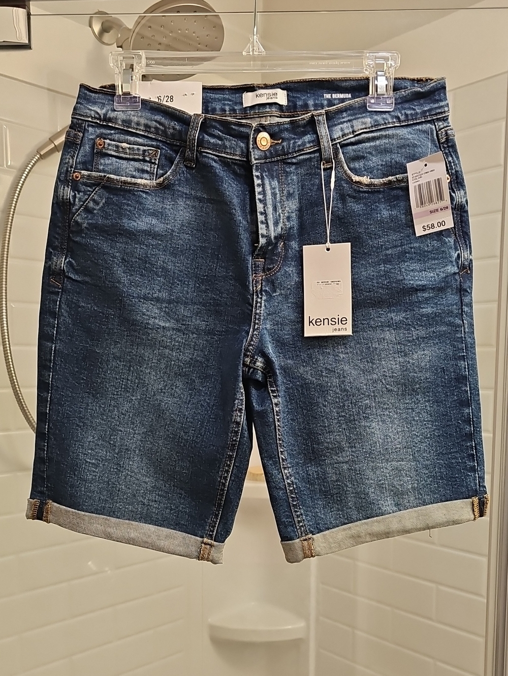 Kensie Jeans Women's The Bermuda Cuffed Shorts. New With Tags.